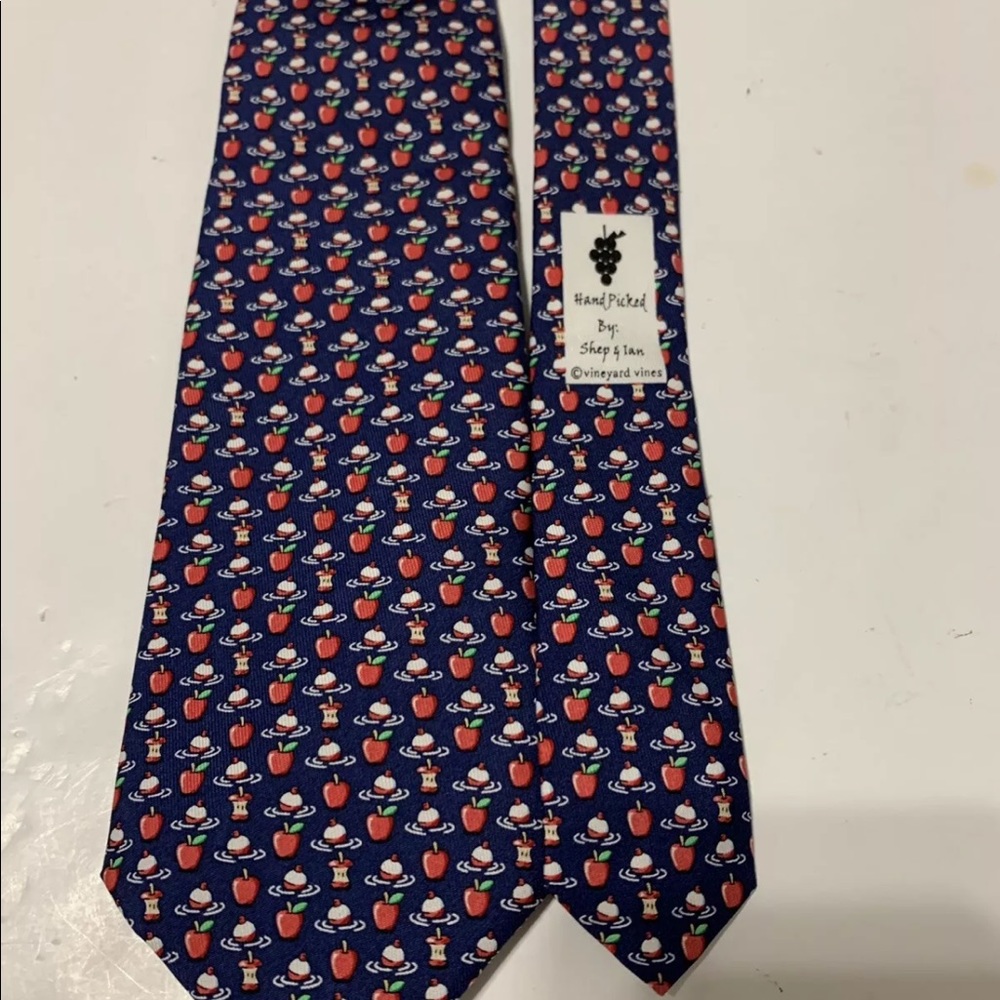 Vineyard Vines Bobbing For Apples Silk Boys Tie - Picture 6 of 8